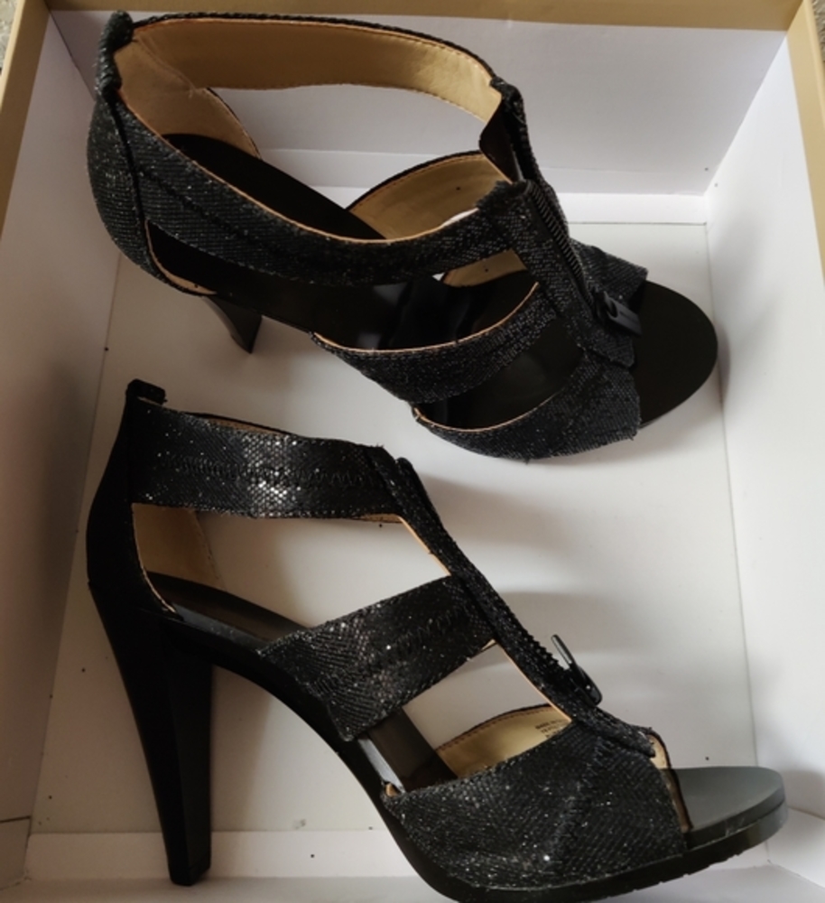 Michael Kors Black Pumps Heels - Size 7